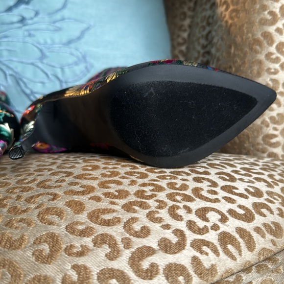 NEW Just Fab Madelina heeled pointed toe bootie with multicolored brocade fabric - Picture 5 of 8